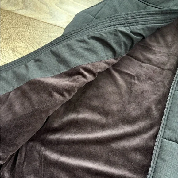 Men’s Ariat Crius Insulated Vest - Picture 2 of 7